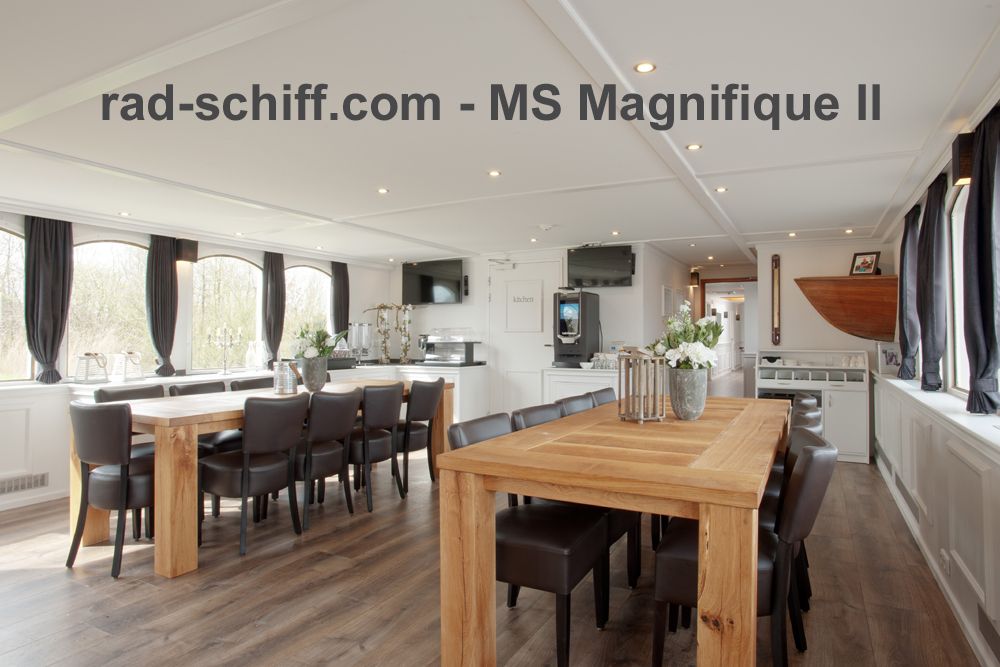 MS Magnifique // 2 - Salon