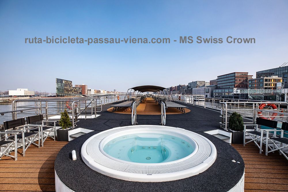 MS Swiss Crown - cubierta del sol
